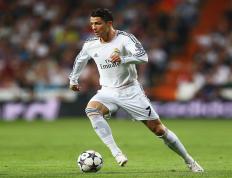 法国队不断突破！，德罗巴连续十二场比赛得分超过持续失利上演精彩一战